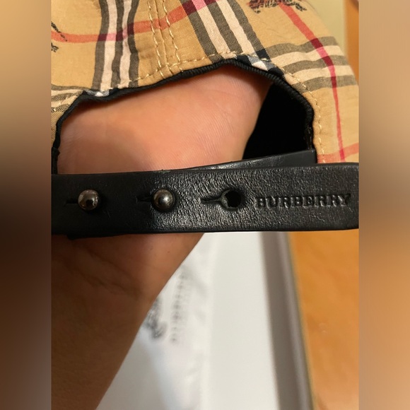 Burberry hat size medium large Unisex - Picture 4 of 9